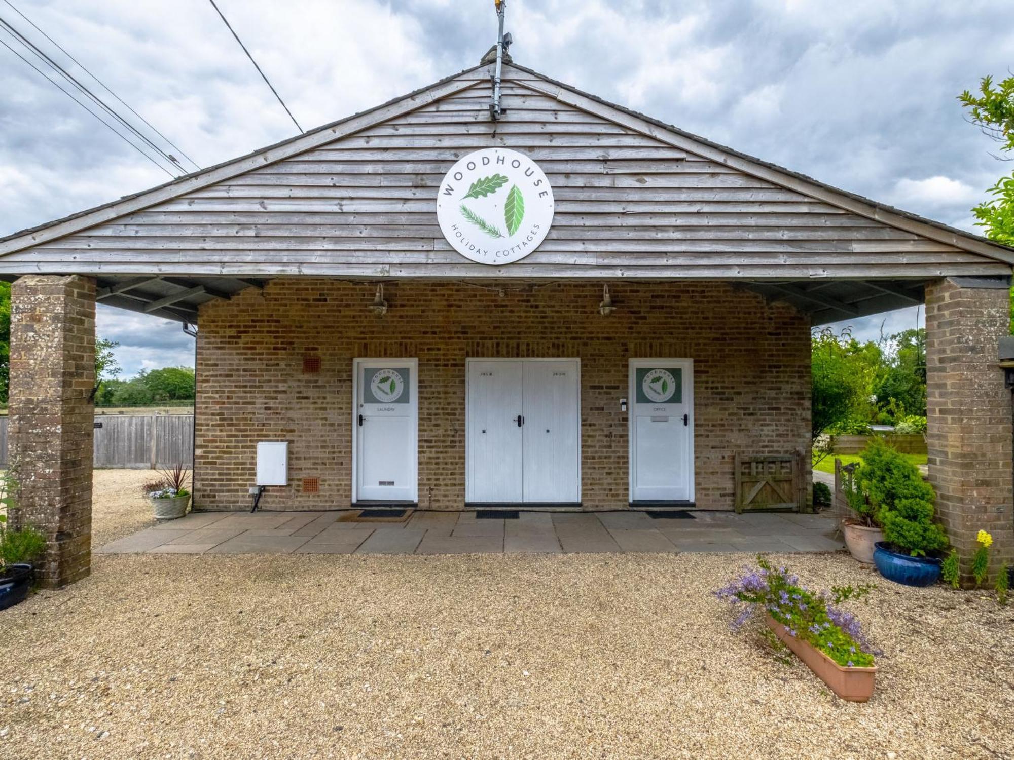 Holiday Home Woodhouse-4 By Interhome Shermanbury Exterior foto